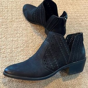 Cute black leather booties, Sz 9.5